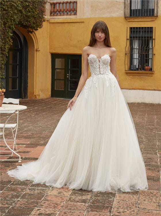 Partie avant robe coupe princesse avec décolleté en coeur et dos ouvert en tulle ARATZ.