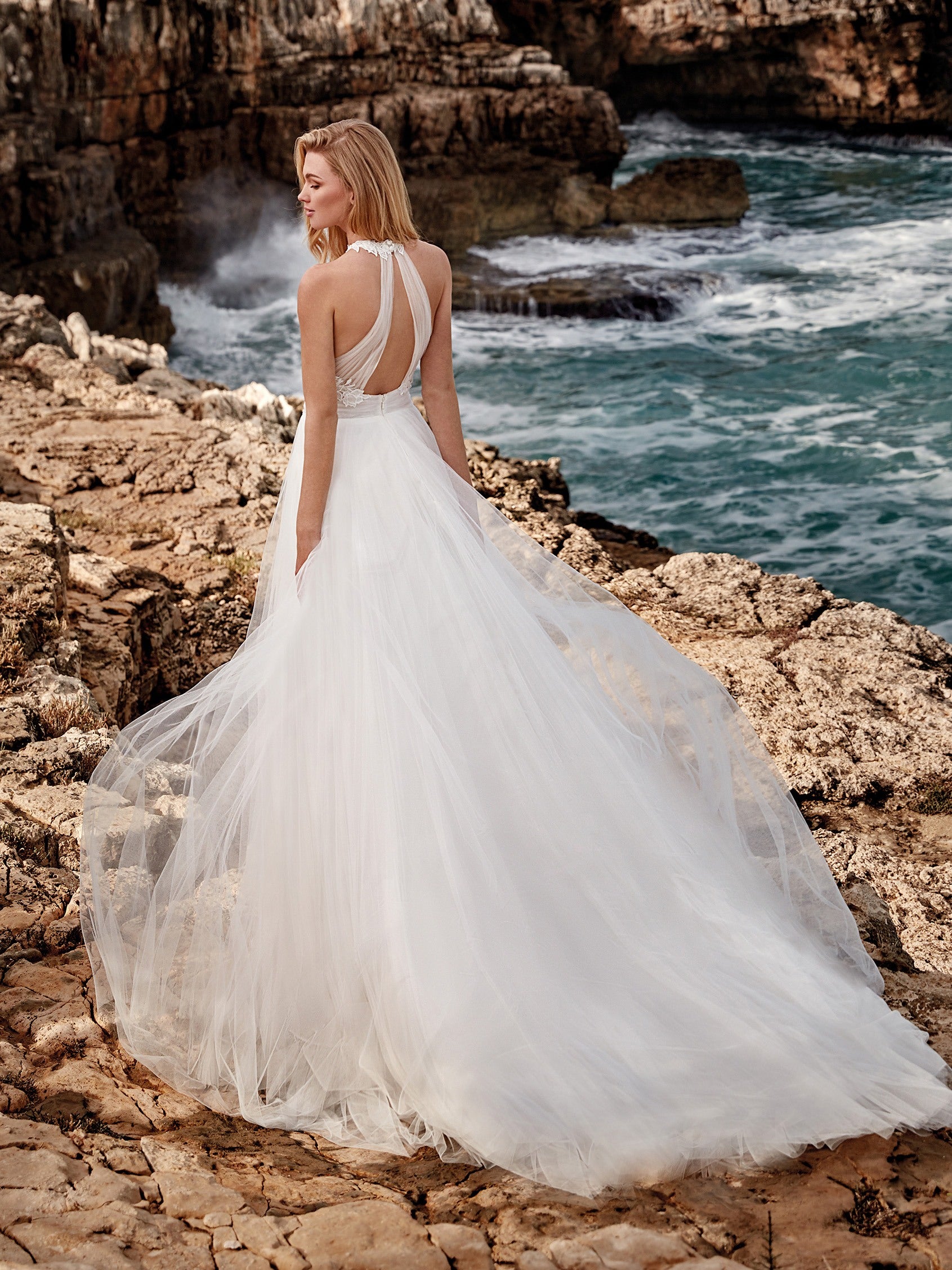 GAEL Sheath wedding dress with halter neck Nicole