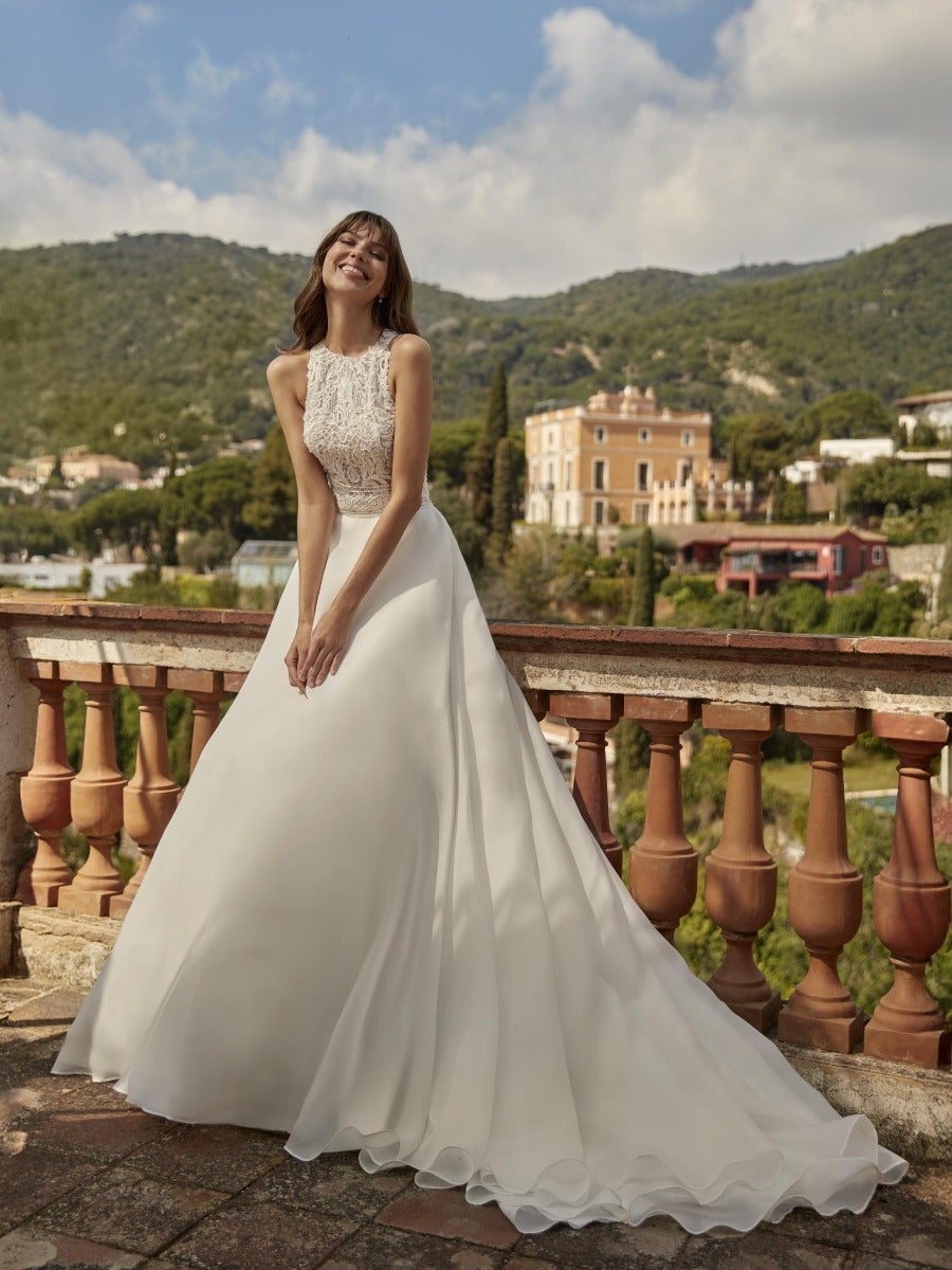 NICOLE MILANO ドレス MANAISHA | A-line wedding dress with a halter neck | Nicole