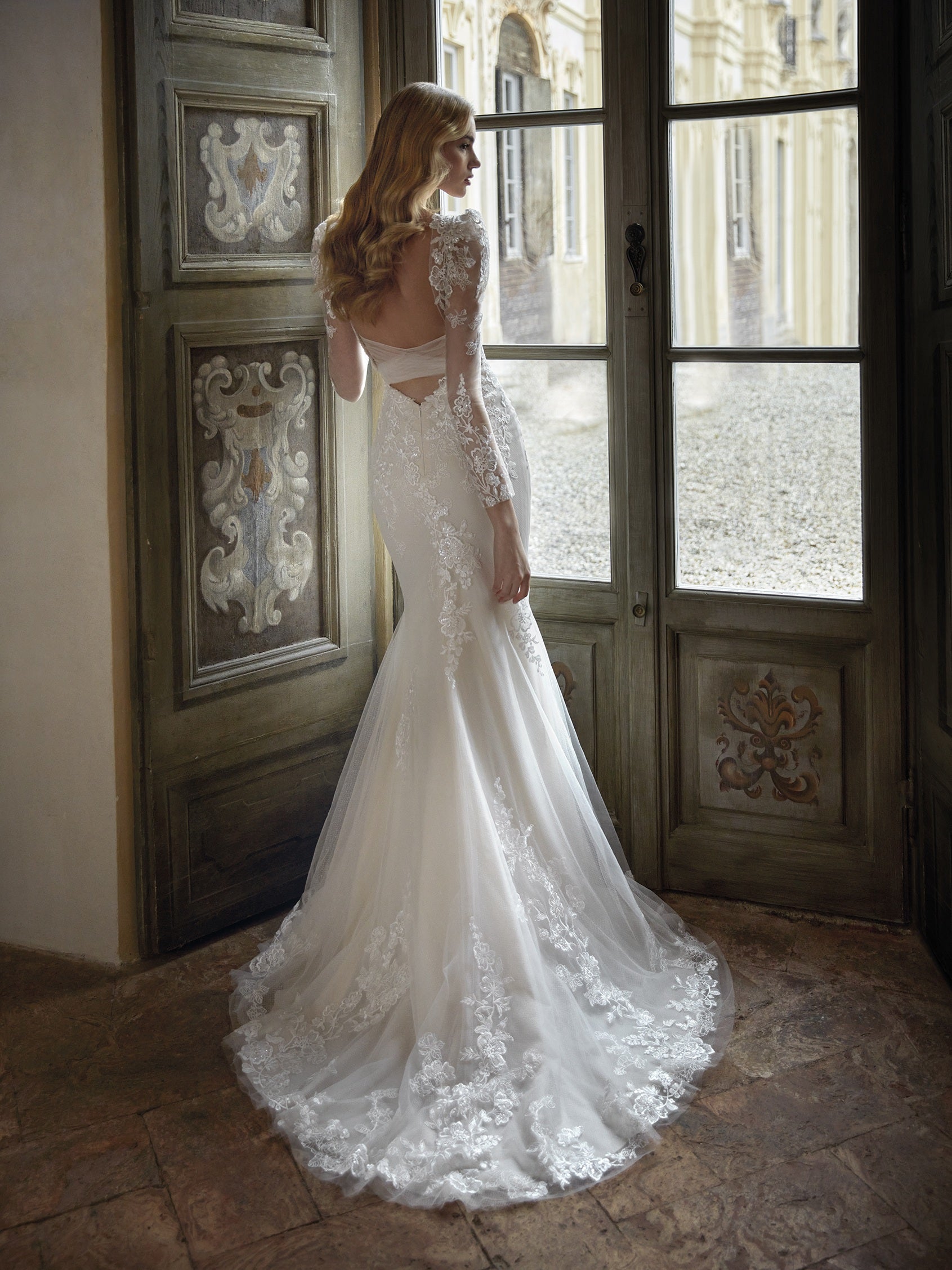 Low cut mermaid wedding dress on sale