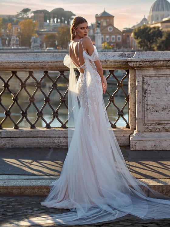 Vestidos de novia civil: Diseño italiano y refinado