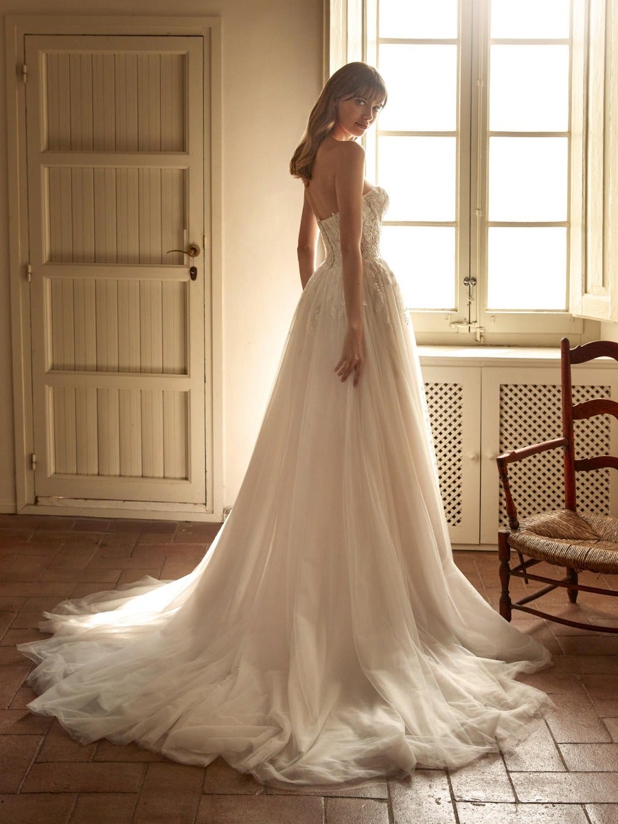 colet nicole ウェディングドレス Nicole Colet | Beauhinia Lace A-line Wedding Dress HK | DBR