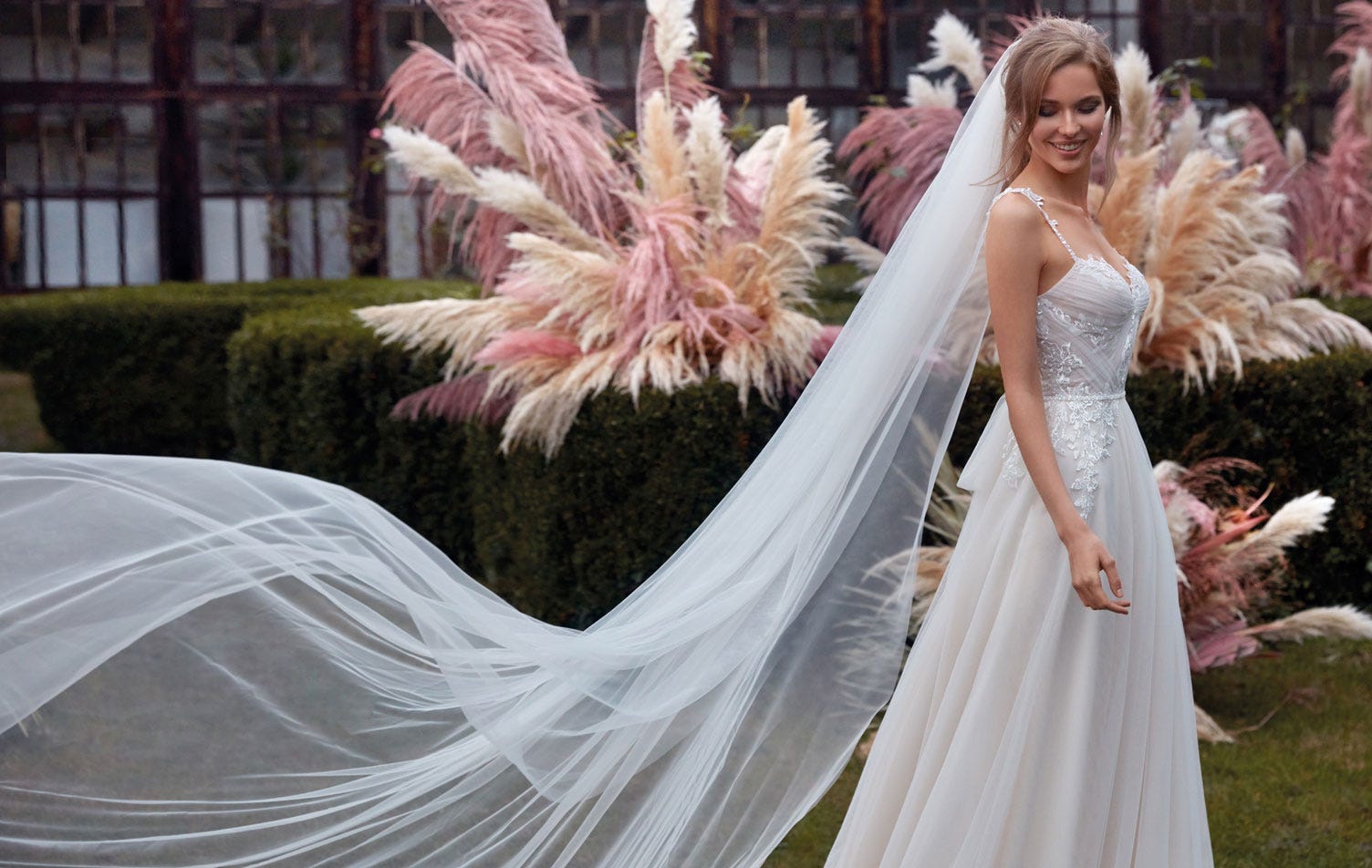 Precioso Obligatorio rizo Cómo elegir un velo para tu vestido de novia